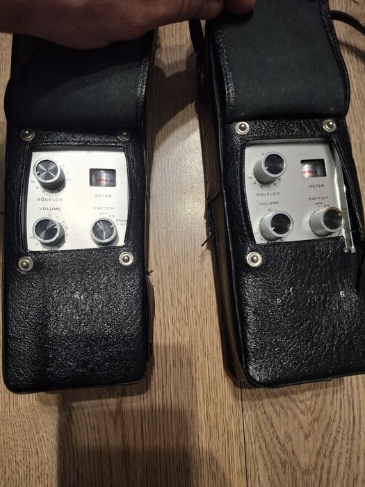 Zabytkowe radiotelefony walkie - talkie Hitachi
