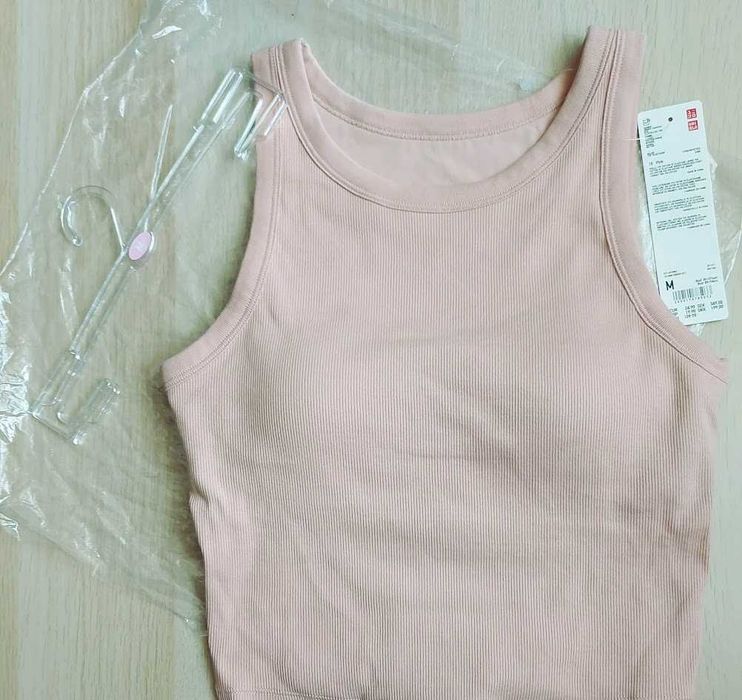 Uniqlo братоп майка з вбудованим бра в рубчик рожева