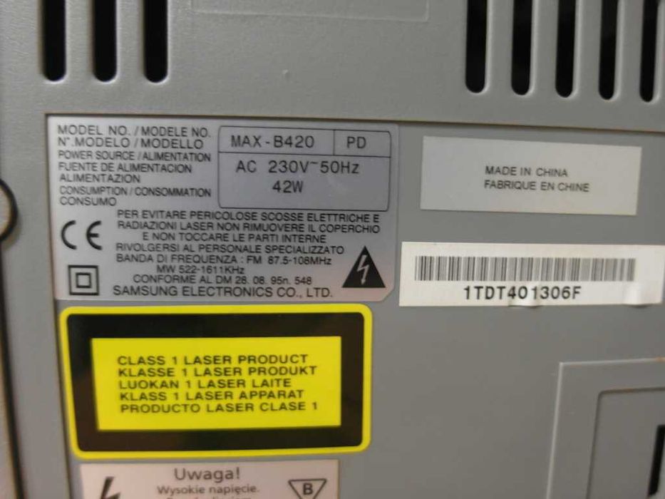 Aparelhagem CD + Cassetes Samsung MAX-B420 para 3 Discos