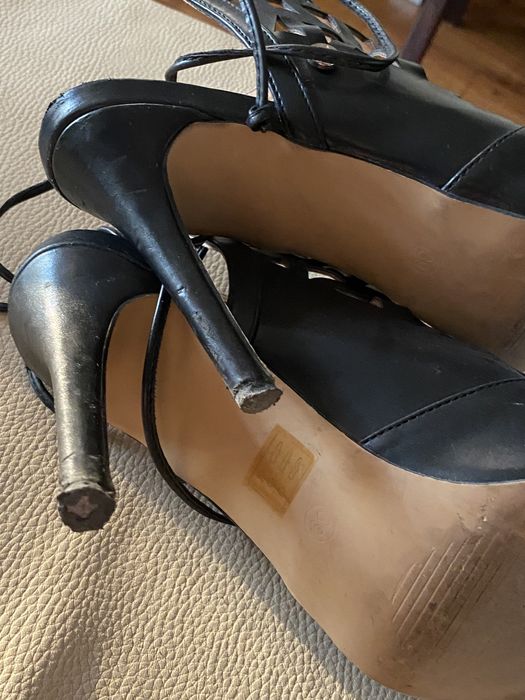 Botki Guess czarne rozmiar 38