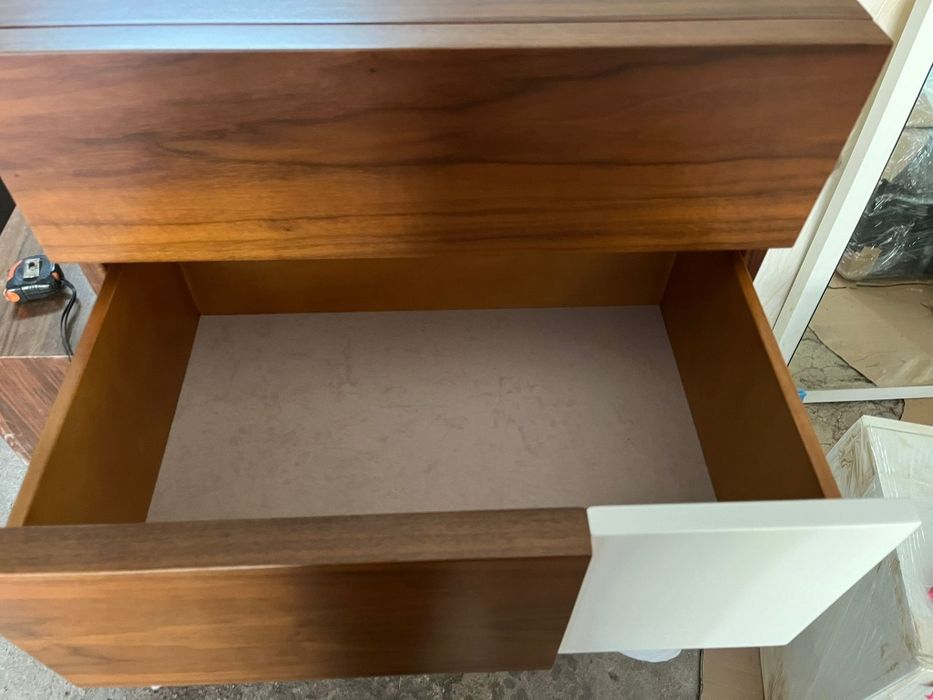 Mesinha cabeceira nova