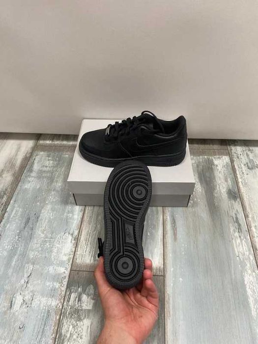 Butymęskie_Nike_Air_ Force 1 _czarny_Glany Glany R.41