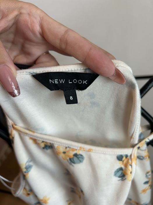 Kremowa sukienka w kwiatki new look 36