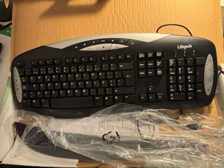 Teclado Lifetech USB - Com "palmrest"