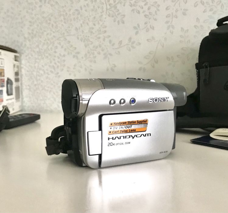 Відеокамера Sony handycam DCR-HC35E