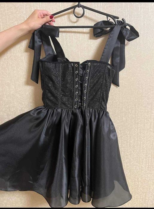 Коктельна, вечірня сукня