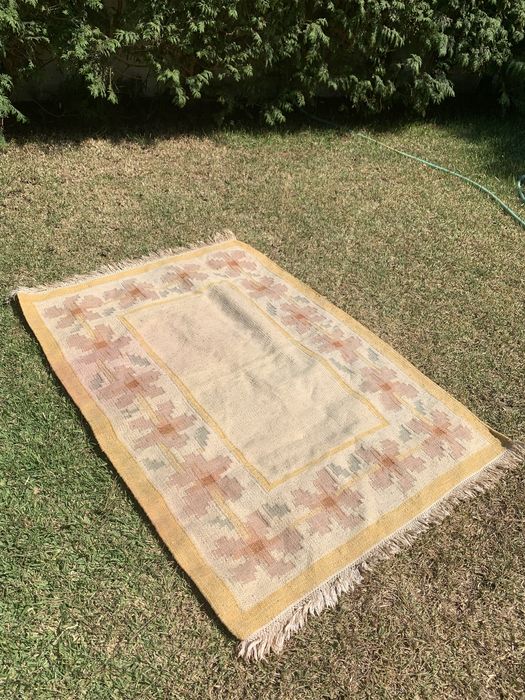 Tapete com franja em muito bom estado 180x120