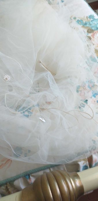 VESTIDO DE NOIVA de corpete, saia e véu