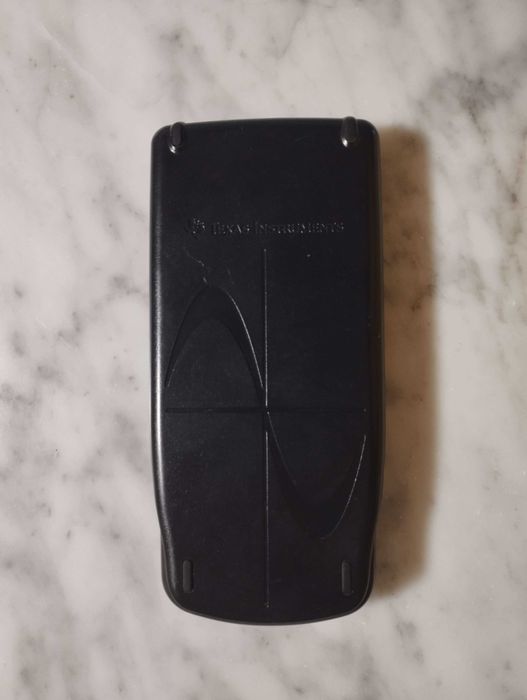 Calculadora Gráfica Texas Instruments TI-83