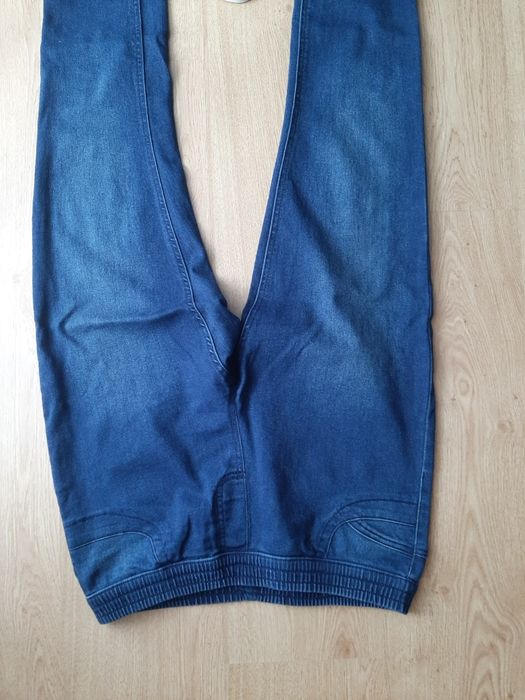 Spodnie damskie joggery jeansy  skiny
