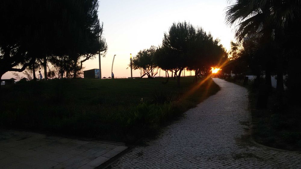 CONDOMÍNIO PRIVADO-PISCINA FRENTE PRAIA