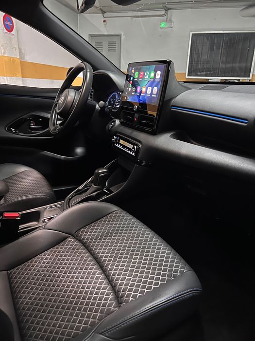 Toyota Yaris Hybrid Versão Luxury Full Extras