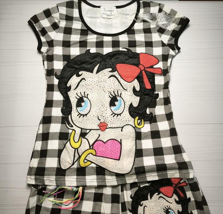 Піжама з принтом у стилі Betty Boop зі стразами