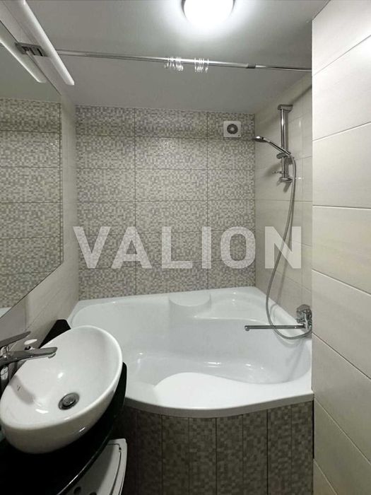 Продаж 2-кім квартири на вул. Олега Мудрака (Наумова) 41. Академ