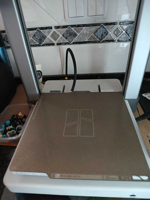 Vendo impressora Bambu lab A1 bem estimada
