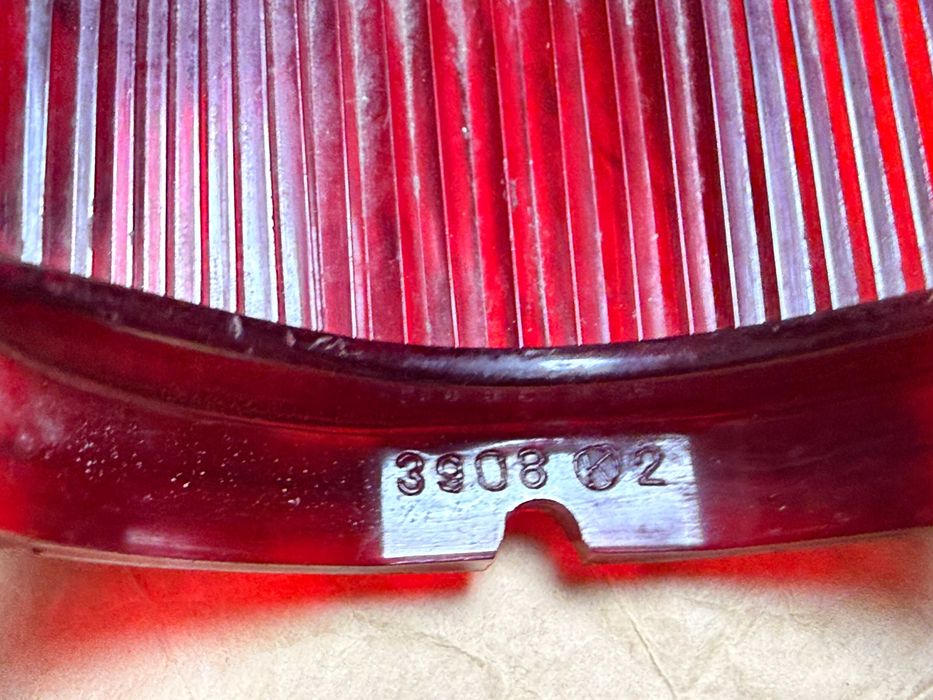 Новий оригінальний плафон 3-секційних фонарів Москвич 402/407