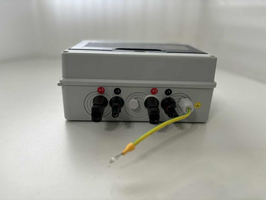 Skrzynka DC PV – Rozłącznik + Bezpieczniki + Ogranicznik przepięć