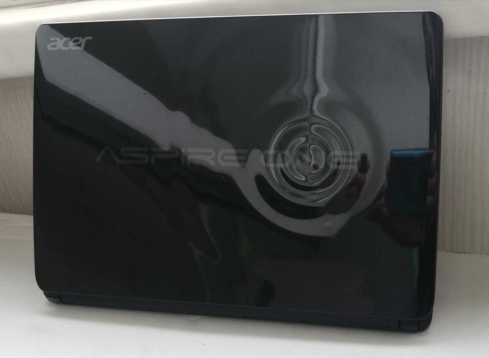 Нетбук Acer Aspire One D270 + сумка
