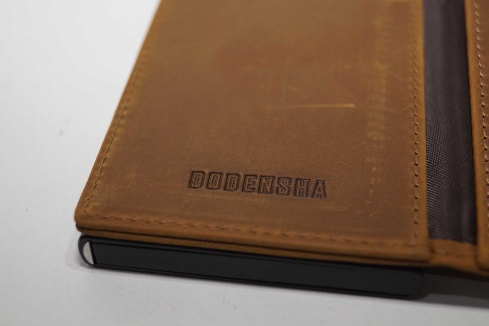 DODENSHA Portfel/ etui na karty męski skórzany RFID brązowy