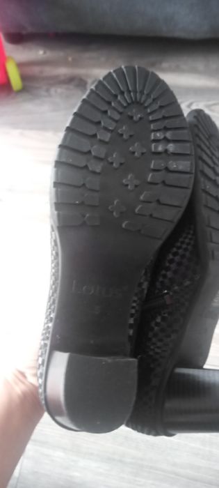 Botki Lotus nowe 37 50 zl
