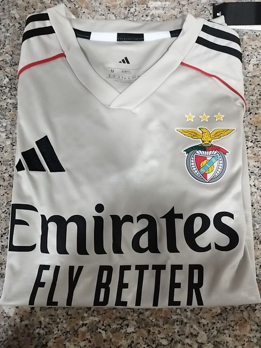 Camisola SLB para despachar