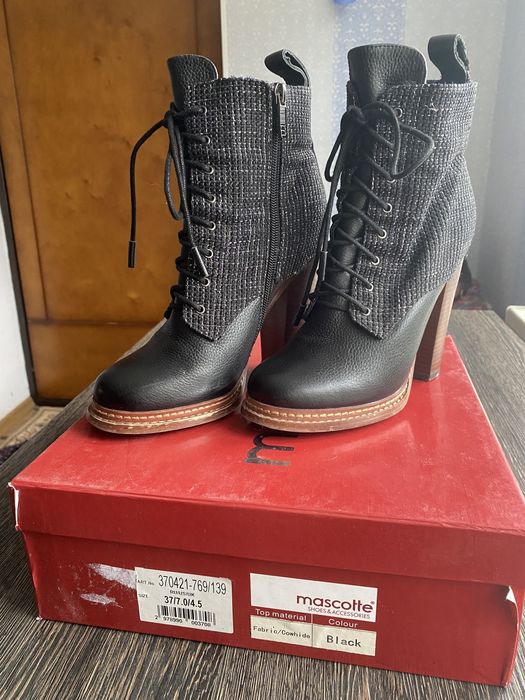 Черевики шкіряні на підборах Mascotte 37 розмір