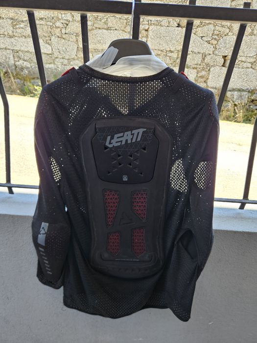 Colete em gel marca Leatt