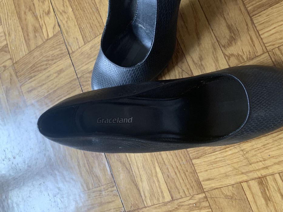 Czarne szpilki klasyczne