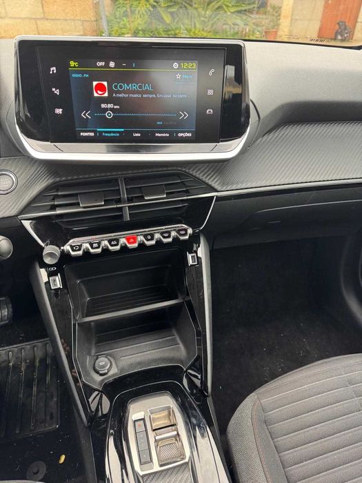 Peugeot e208 Active Pack - IVA Dedutível