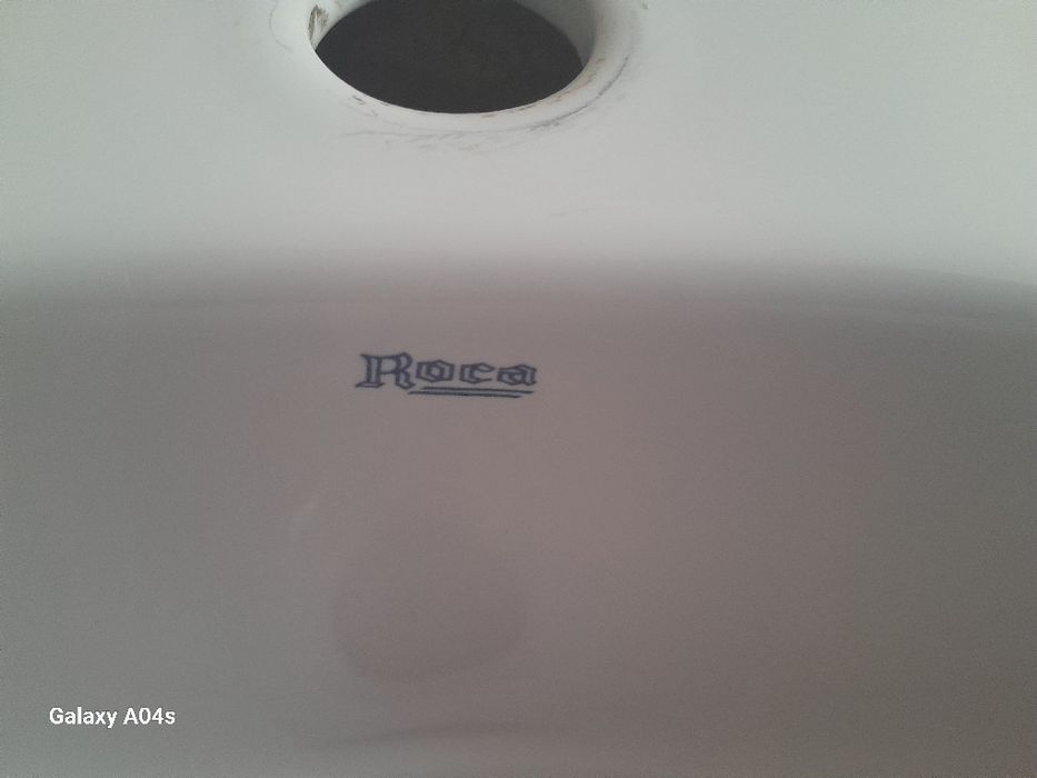 Lavatório Roca em porcelana