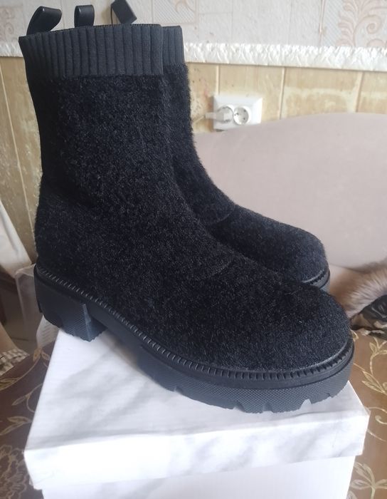 Продам  дуже зручні жіночі черевики