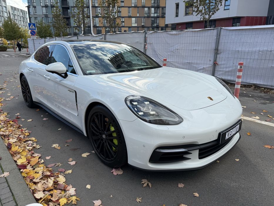 Porsche Panamera 4 E-Hybrid