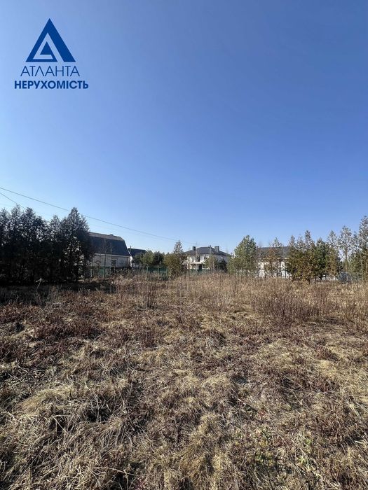 Пропонуємо до продажу 2 суміжні земельні ділянки  в селі Озерце.