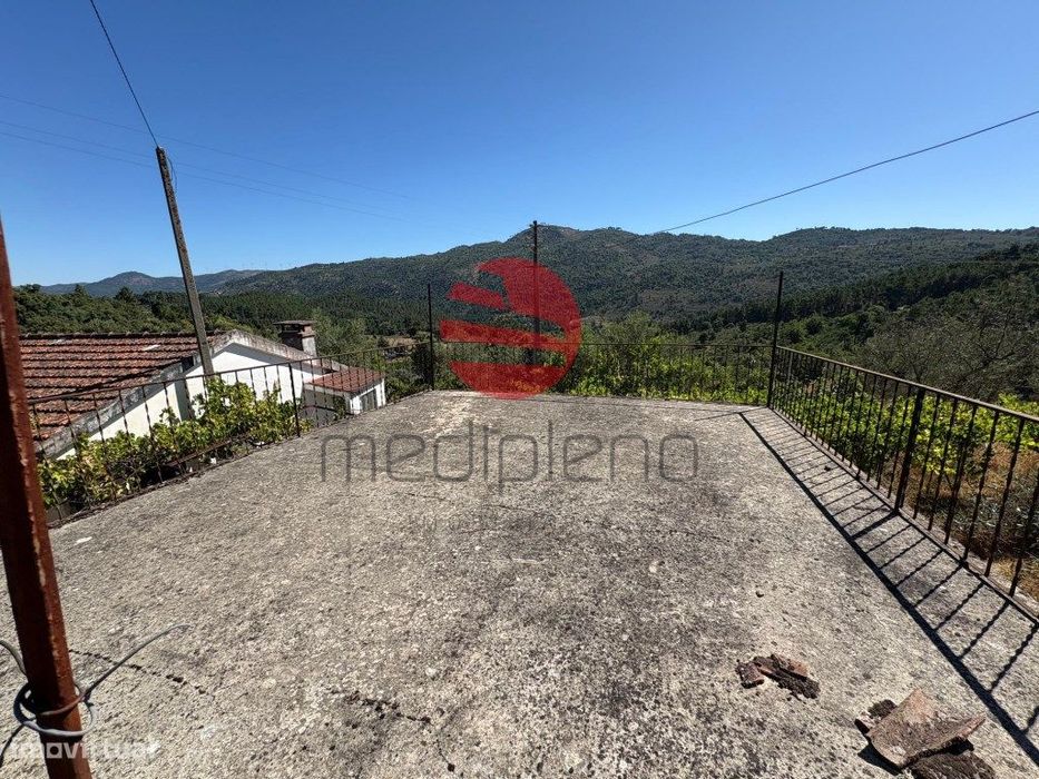 Moradia C/Terreno Paradinha