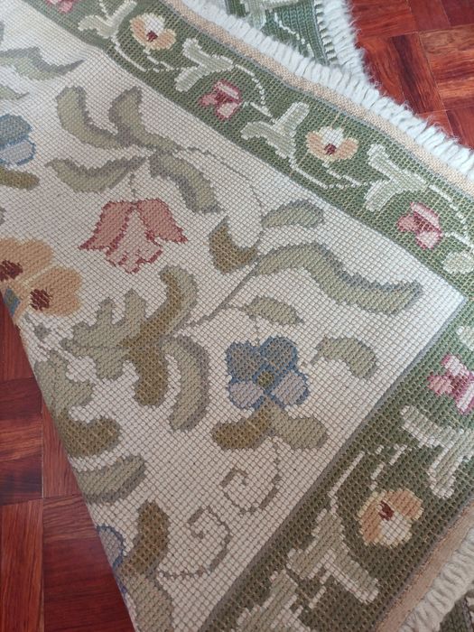 Tapete de Arraiolos (1.55m x 0.90m) Motivos Florais