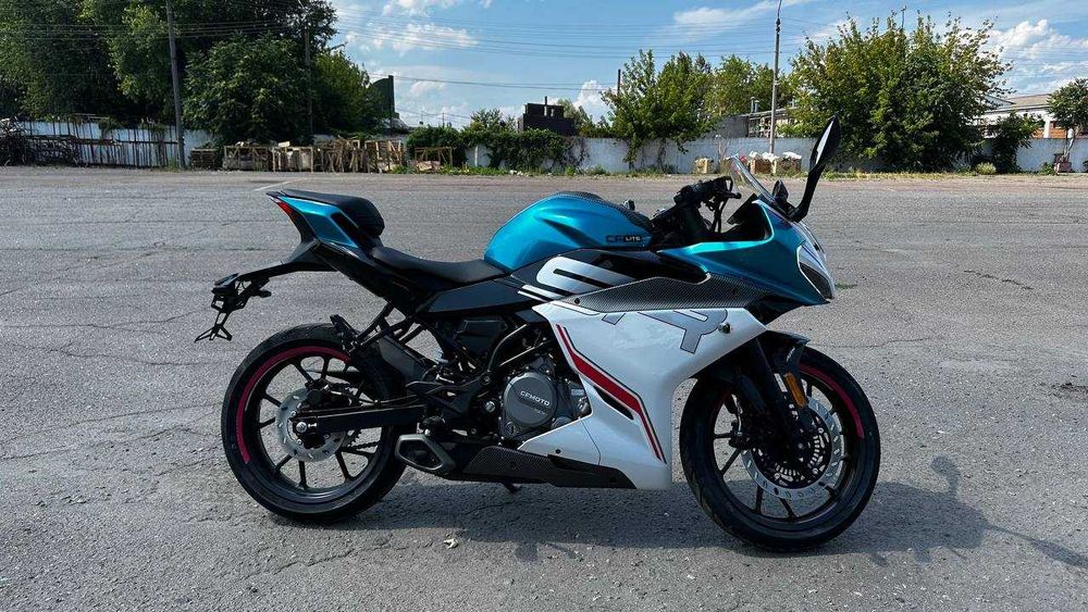 Мотоцикл CFMOTO 250SR LITE