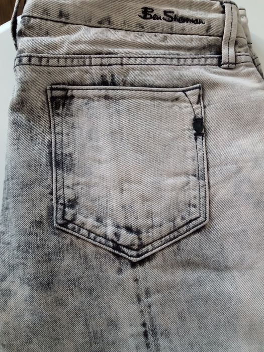 Sprzedam jeansy r. 32/34