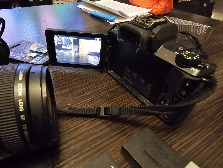 Aparat CANON EOS M50 Mark II + dwa obiektywy , dodatki