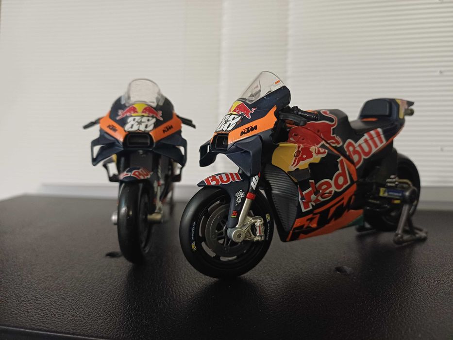 1 18 moto GP - KTM preta -Miguel Oliveira