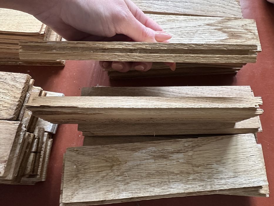 Деревяшки от пола паркета