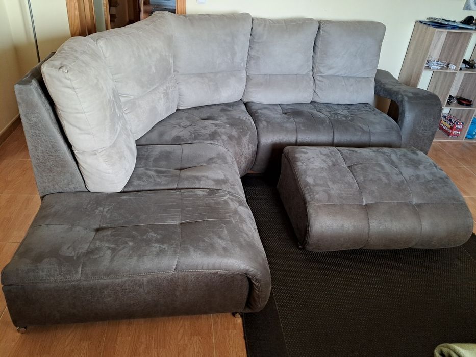Sofá de canto chaise long com apoio de pés