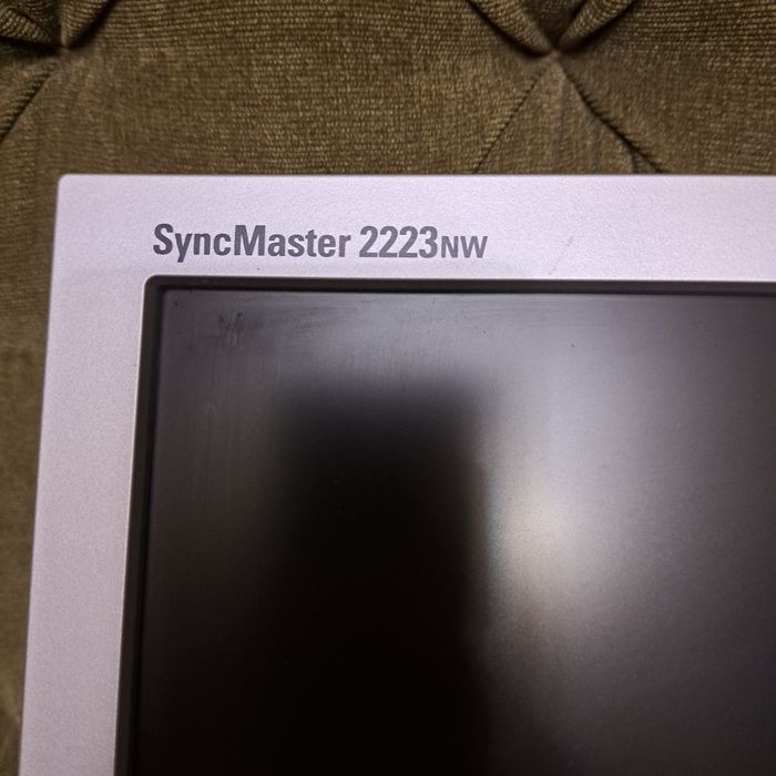Монітор Samsung SyncMaster 2223NW.