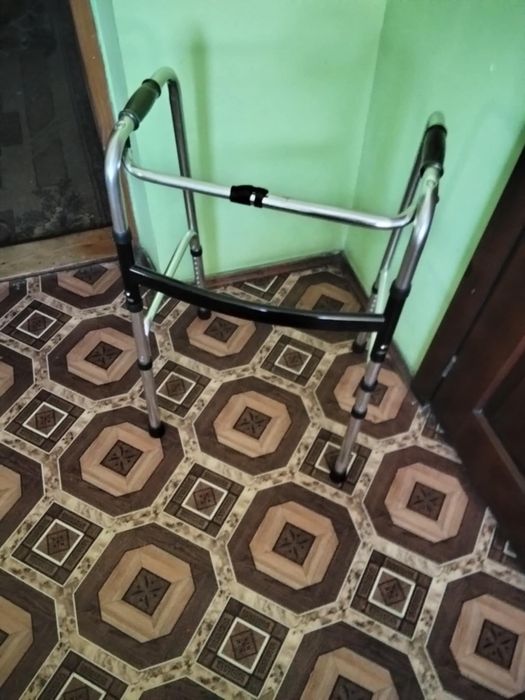 Ходунки для дорослих