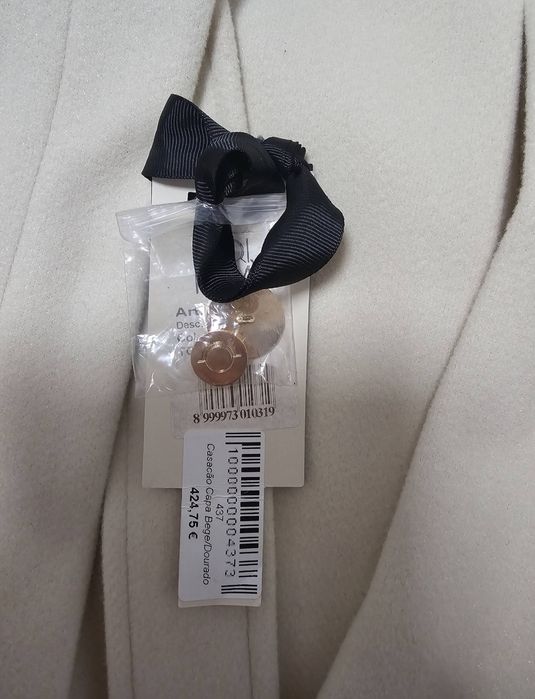 MOIMIMI Casacão Capa Bege/Dourado 

Preço: 424,75 €