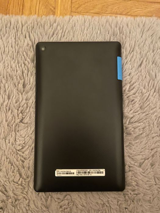 Tablet Lenovo TB3-710F