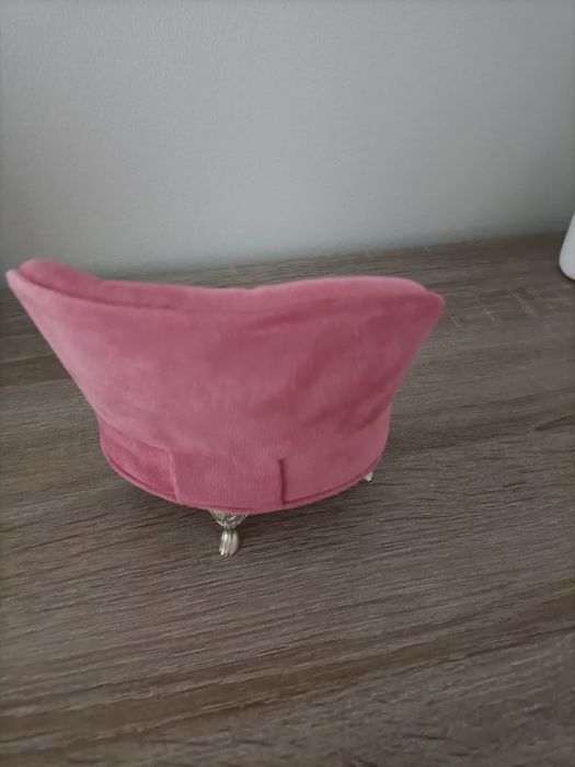 Peça decorativa em veludo.