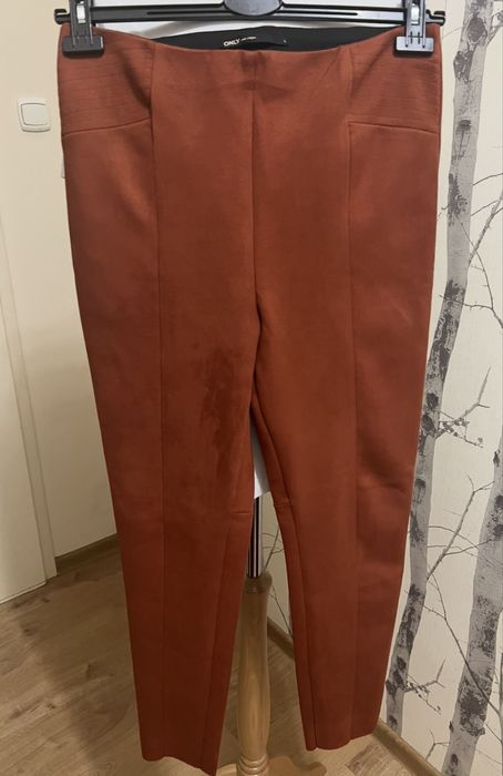 Damskie spodnie z wysokim stanem ONLY r.40