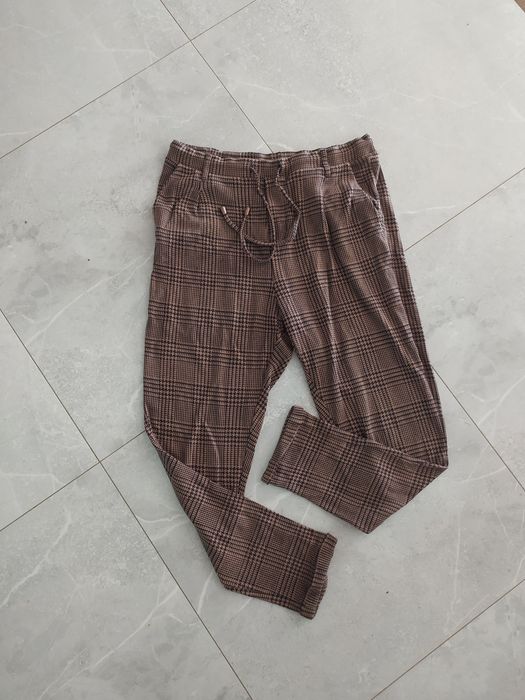Spodnie w kratę M