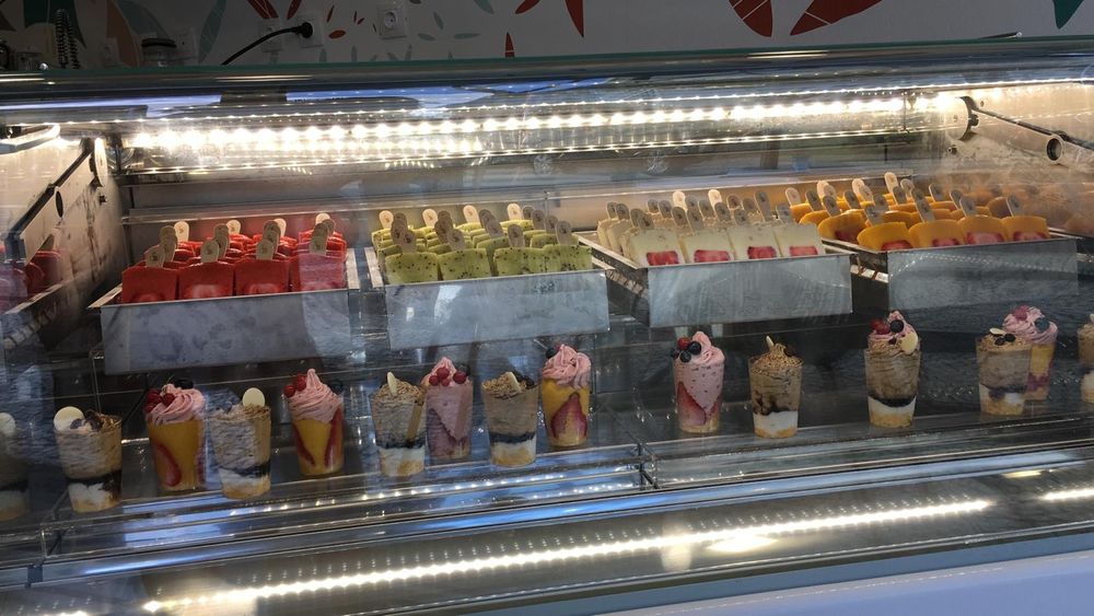 Frigorifico e vitrine de gelados