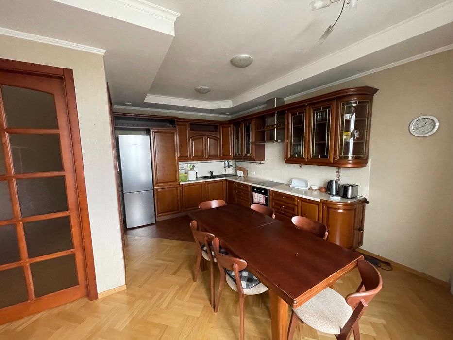 вул .Левка Лук'яненка 21/3